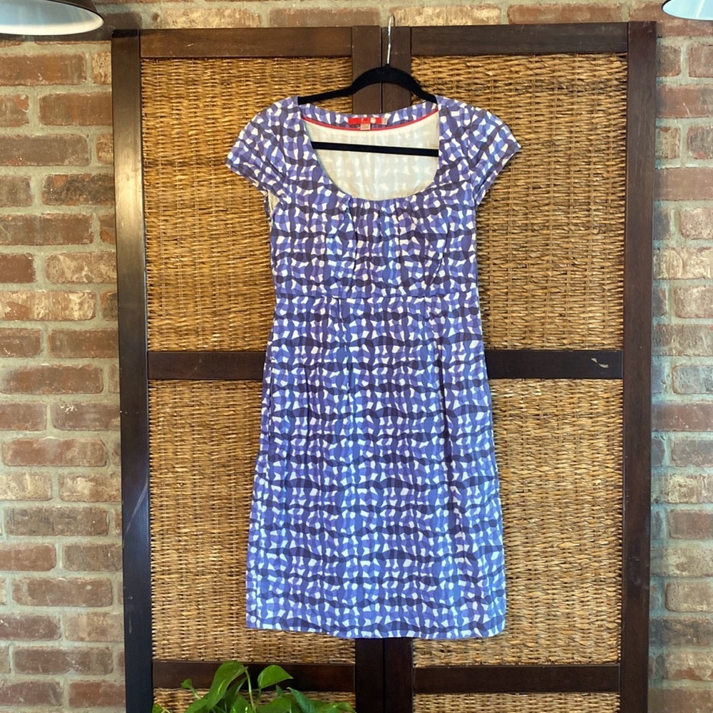 Boden Sz 2R cap sleeve purple and white dress